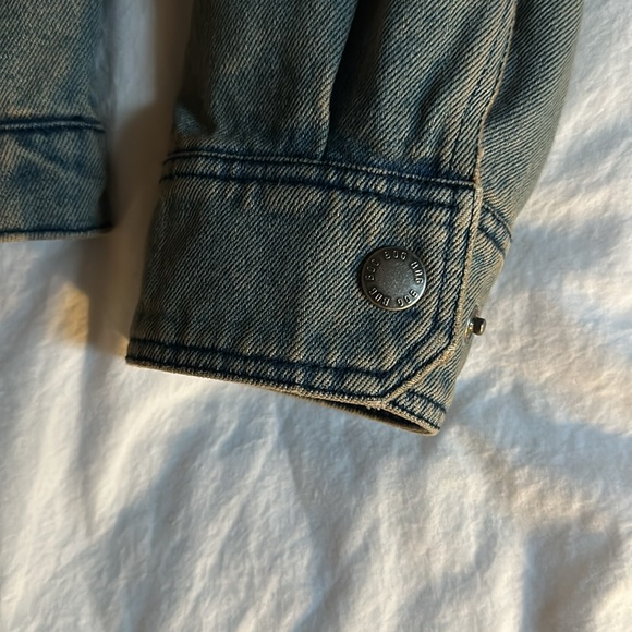 Urban Outfitters Cropped Denim Zip Jacket - Picture 4 of 10
